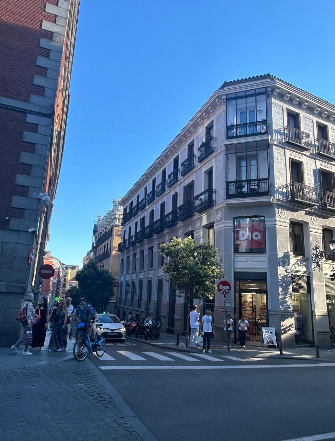 Room In Plaza Mayor — Photos 1
